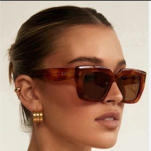 BANBE | NWT The “Irina” Honey Tort Oversized Square Sunglasses